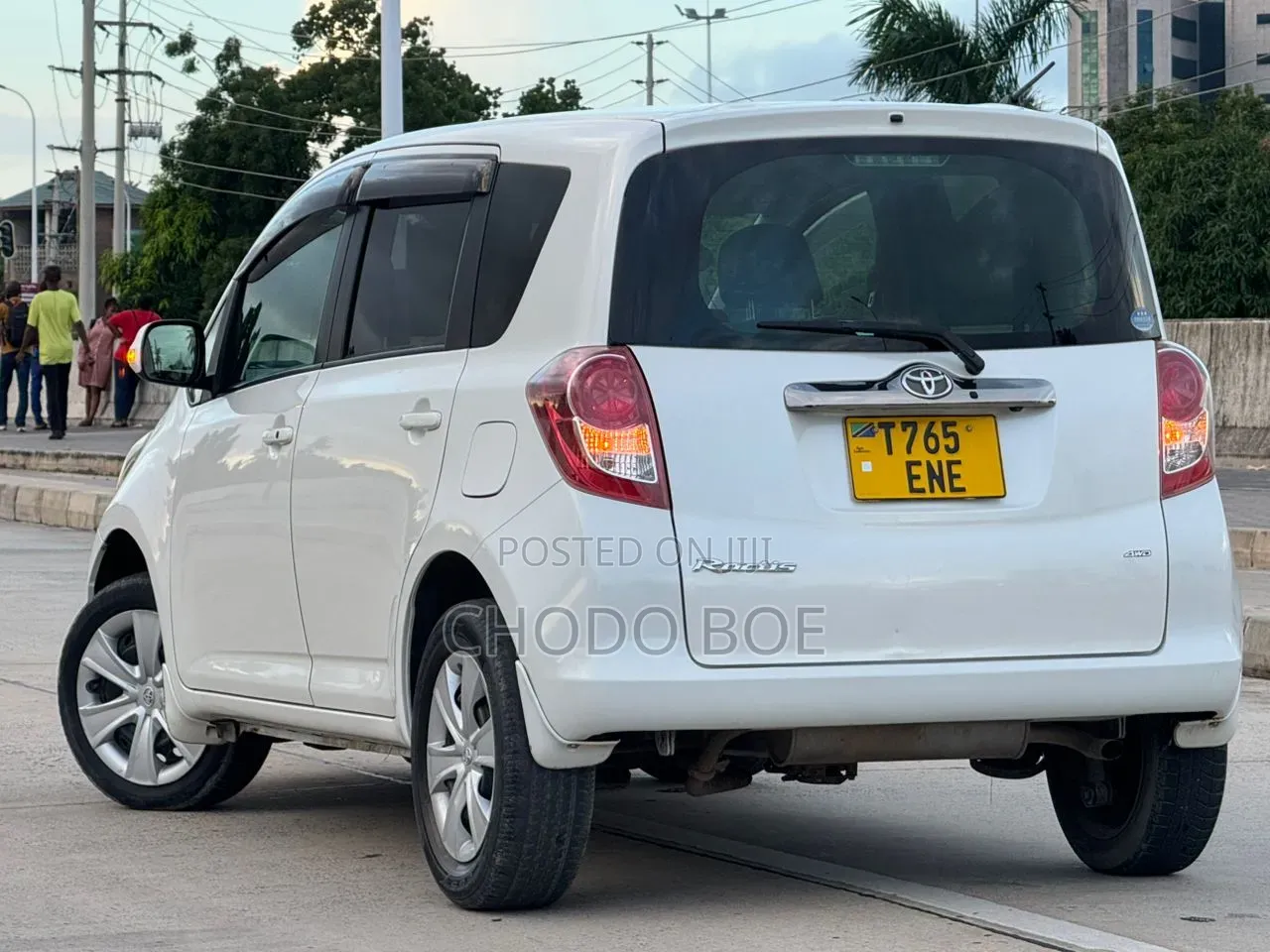 Toyota Ractis 2009 Pearl