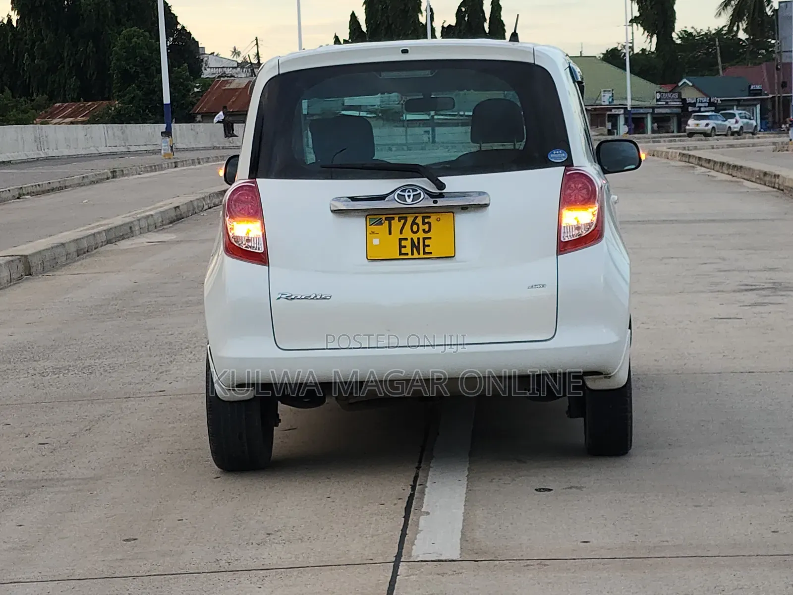 Toyota Ractis 2009 White