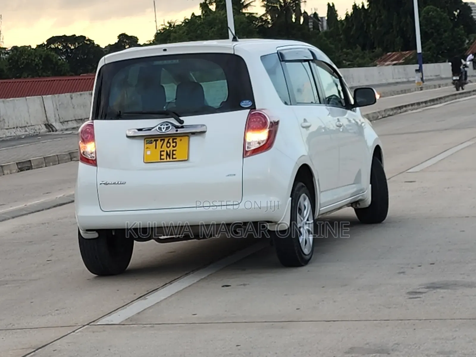 Toyota Ractis 2009 White