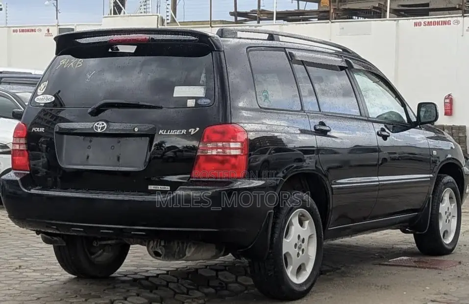Toyota Kluger 2002 Black