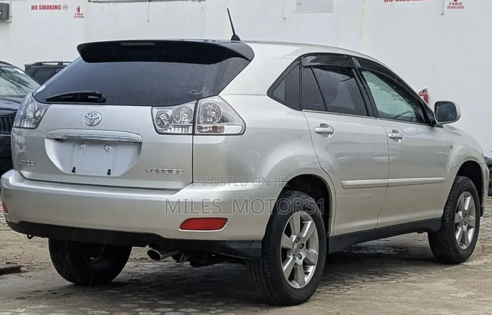 Toyota Harrier 2004 Silver
