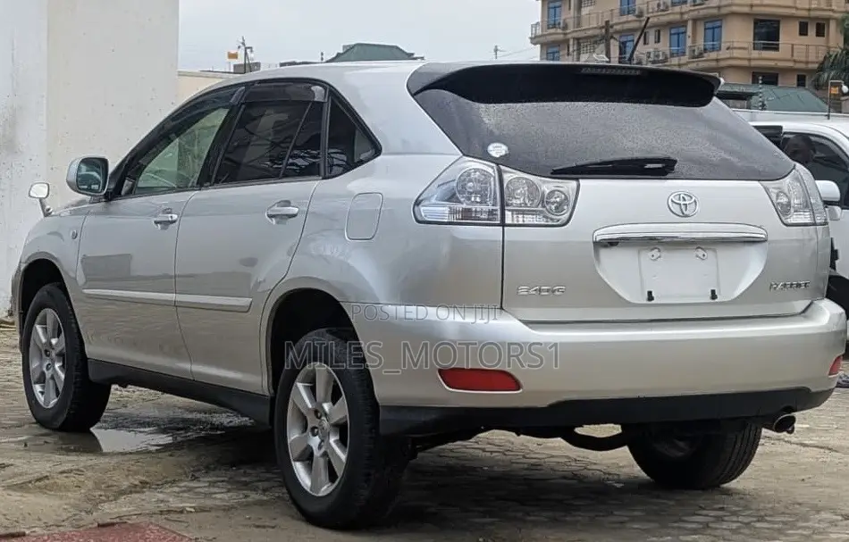 Toyota Harrier 2004 Silver