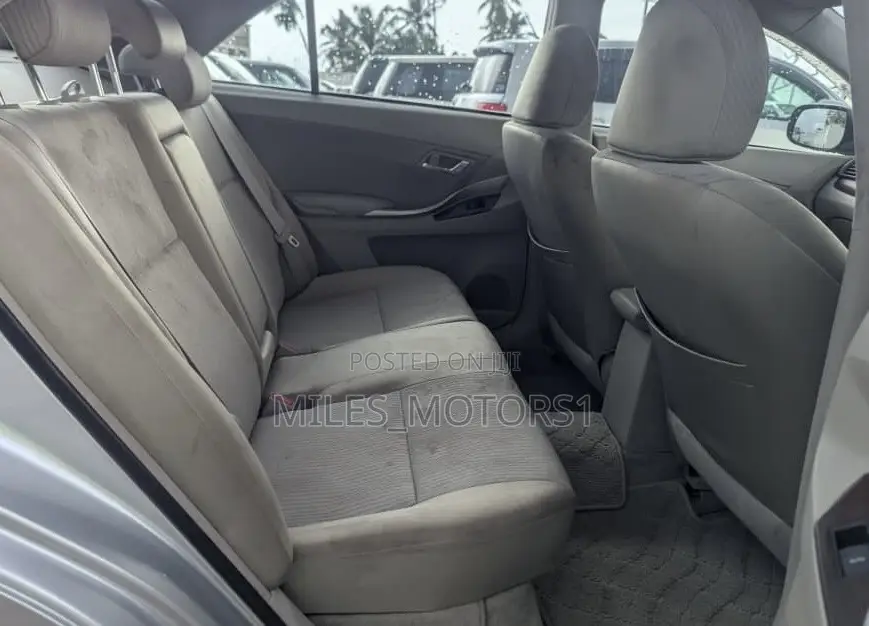 Toyota Premio 2012 Silver