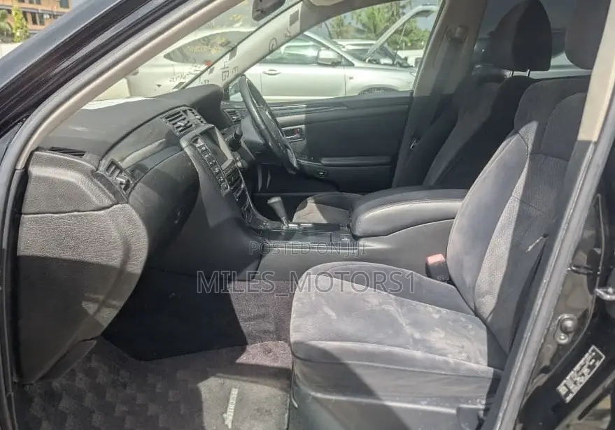 Toyota Crown 2006 Black