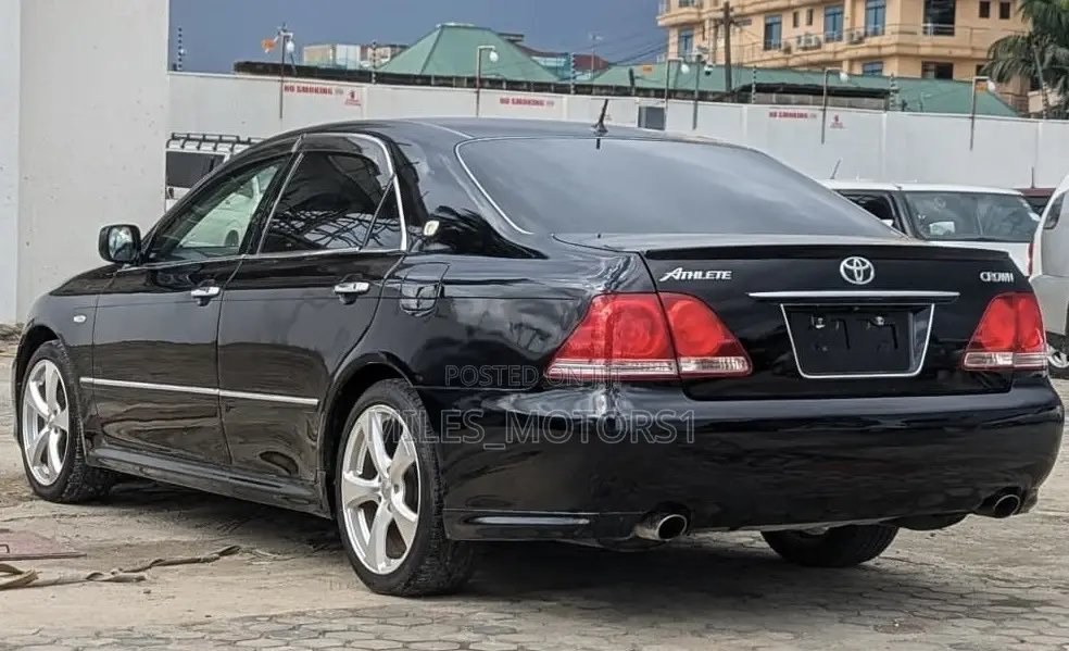 Toyota Crown 2006 Black