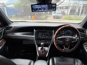 Toyota Harrier 2.0 2015 Black