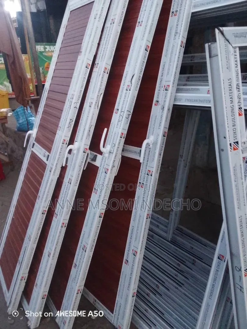 Tunatengeneza Milango Na Madirisha Kwa Bei Nafu Dar