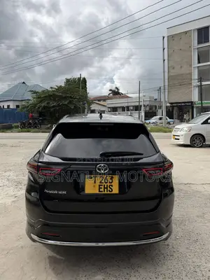 Toyota Harrier 2.0 2015 Black