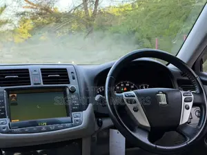 Toyota Crown 2010 Silver