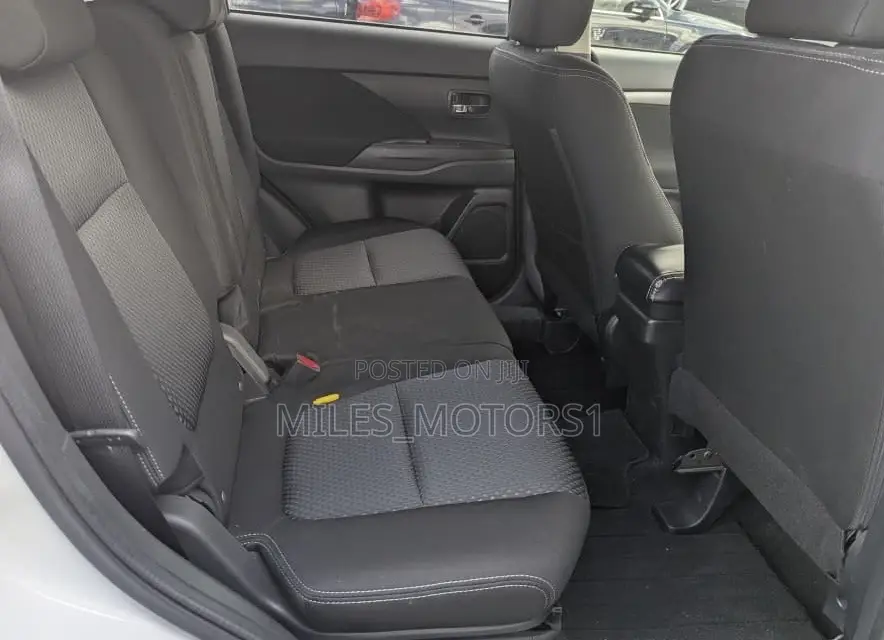 Mitsubishi Outlander 2018 White