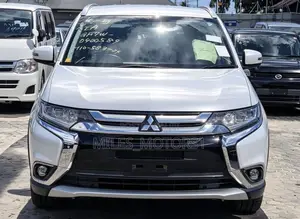 Mitsubishi Outlander 2018 White