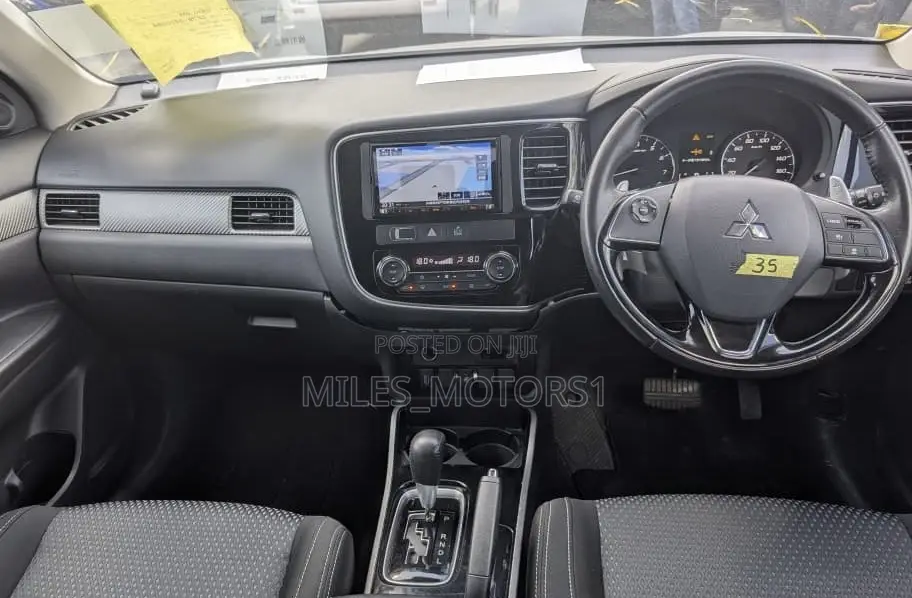 Mitsubishi Outlander 2018 White