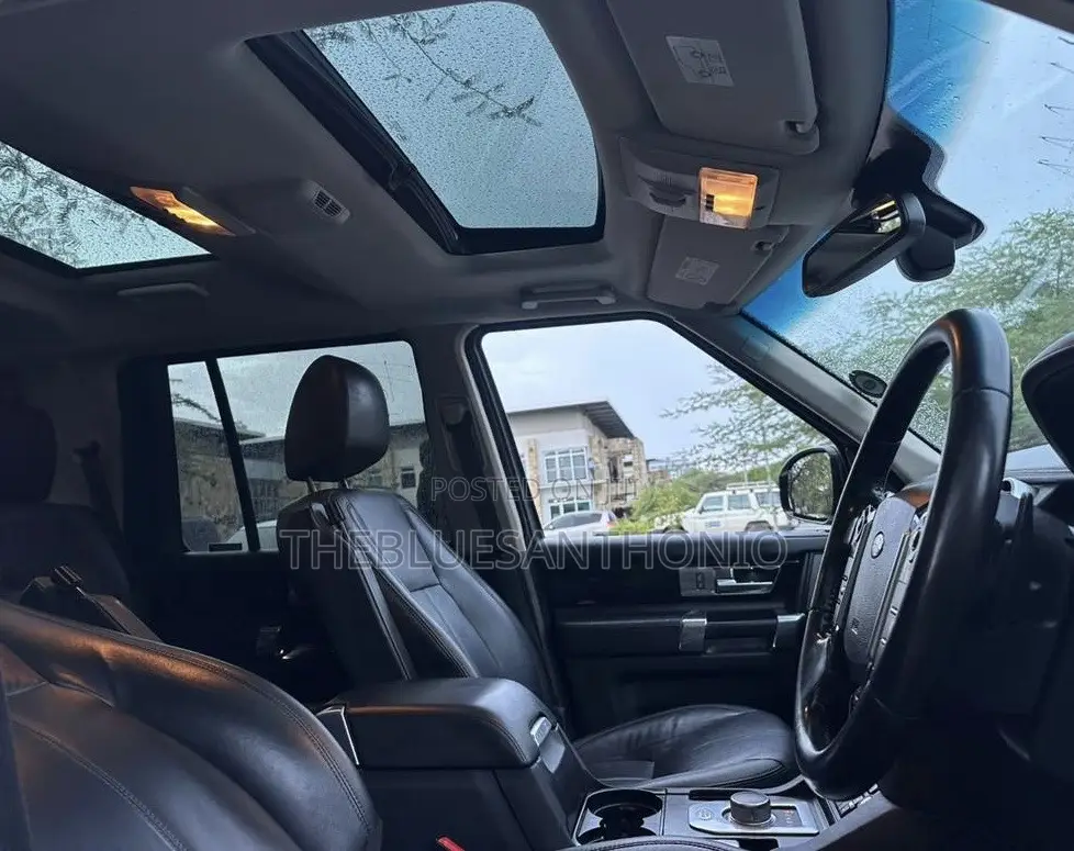 Land Rover Discovery 2015 White