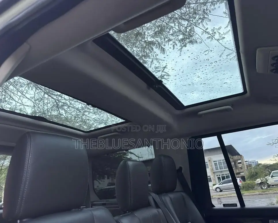 Land Rover Discovery 2015 White
