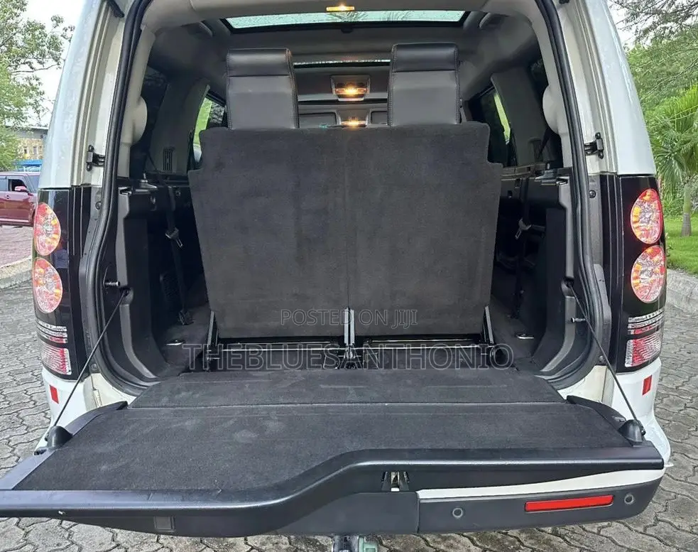 Land Rover Discovery 2015 White