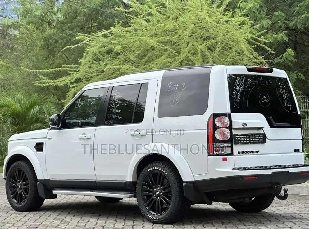 Land Rover Discovery 2015 White