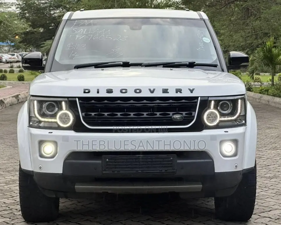 Land Rover Discovery 2015 White