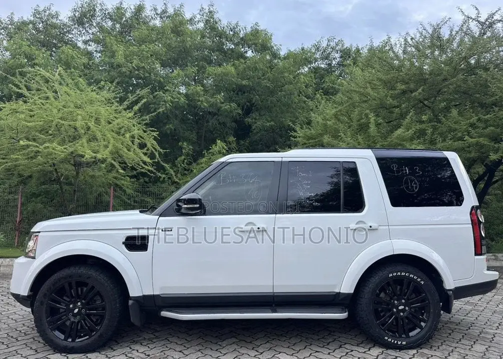 Land Rover Discovery 2015 White