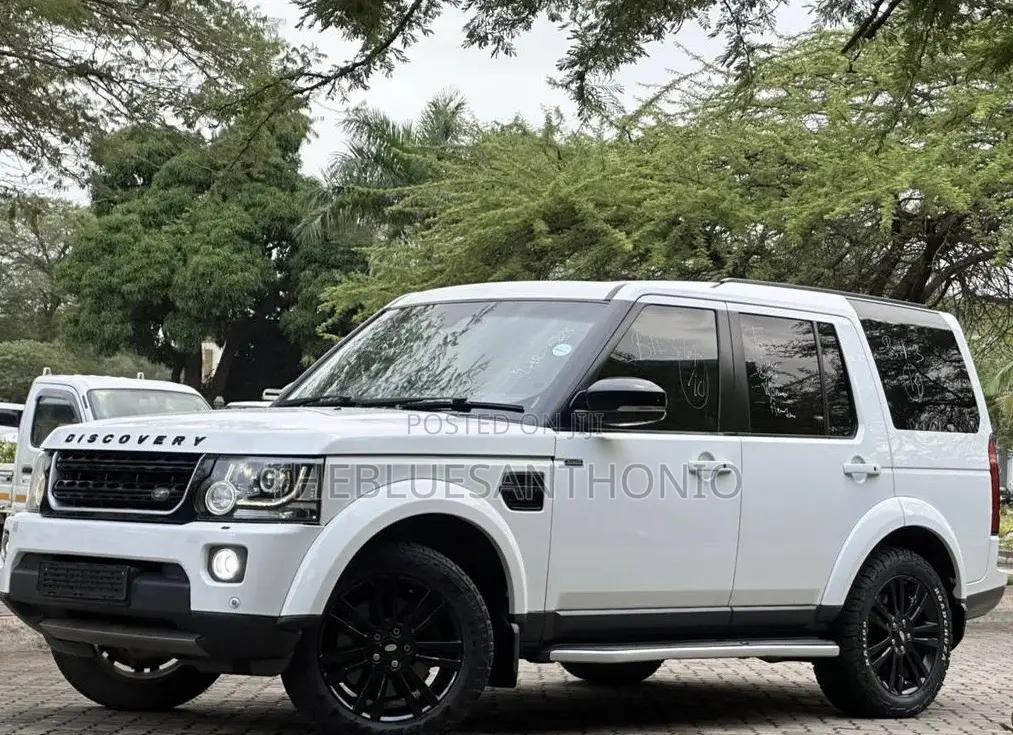 Land Rover Discovery 2015 White