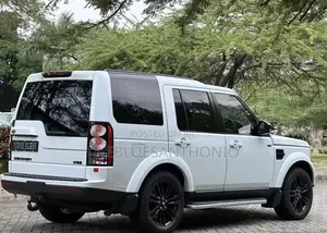 Land Rover Discovery 2015 White