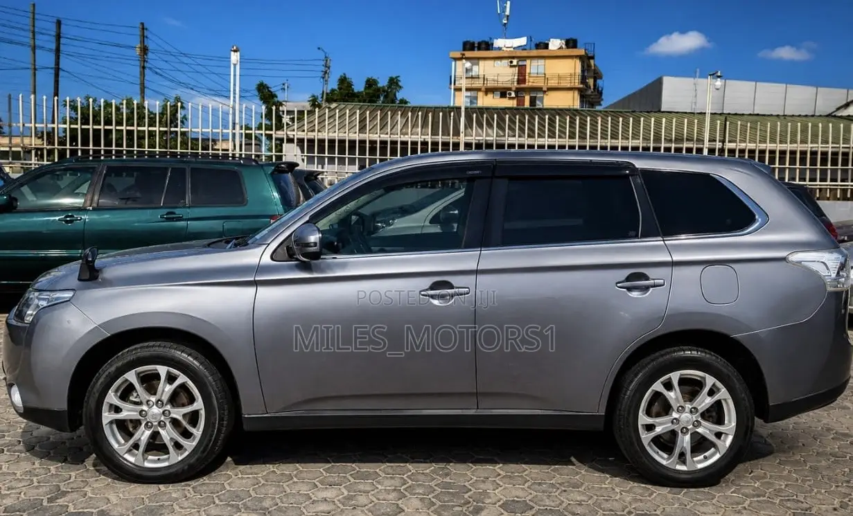 Mitsubishi Outlander PHEV 2020 Gray