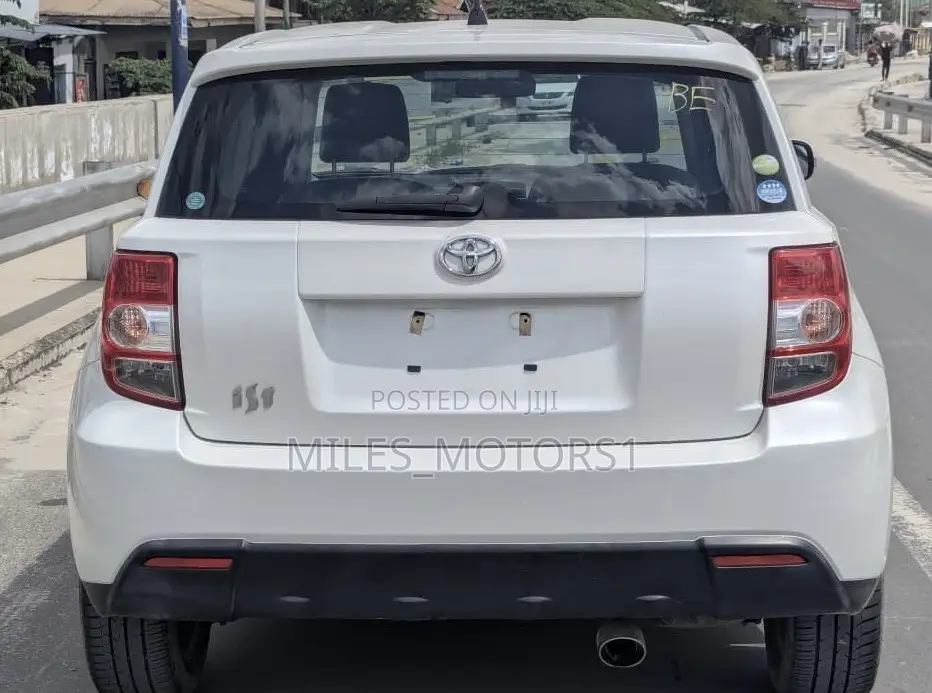 Toyota IST 2008 White