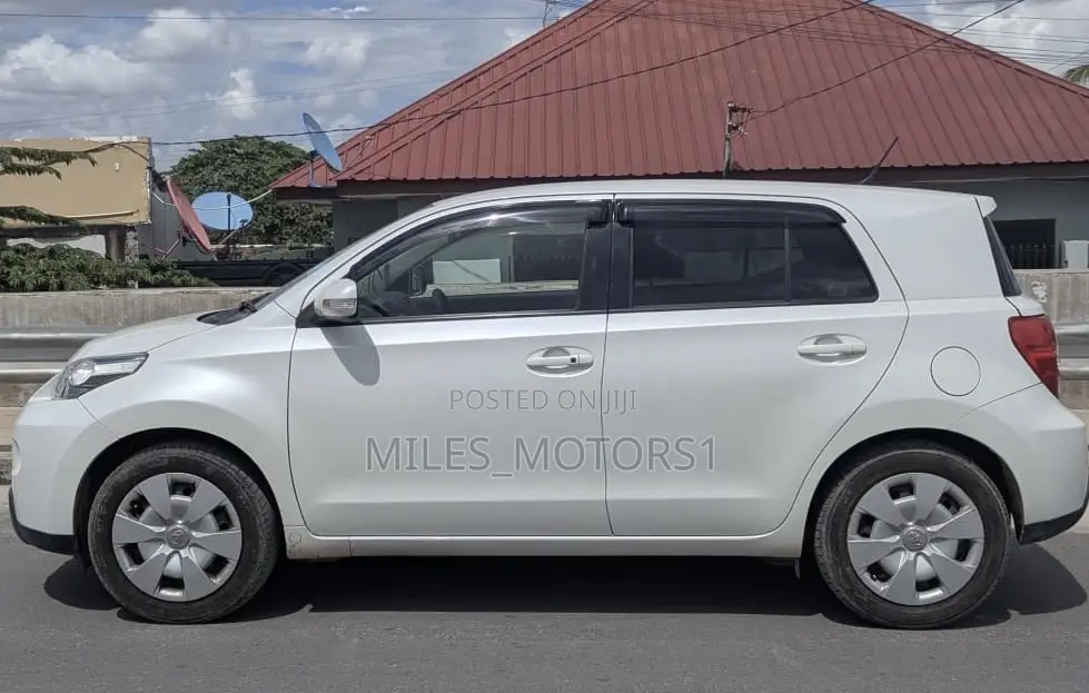 Toyota IST 2008 White