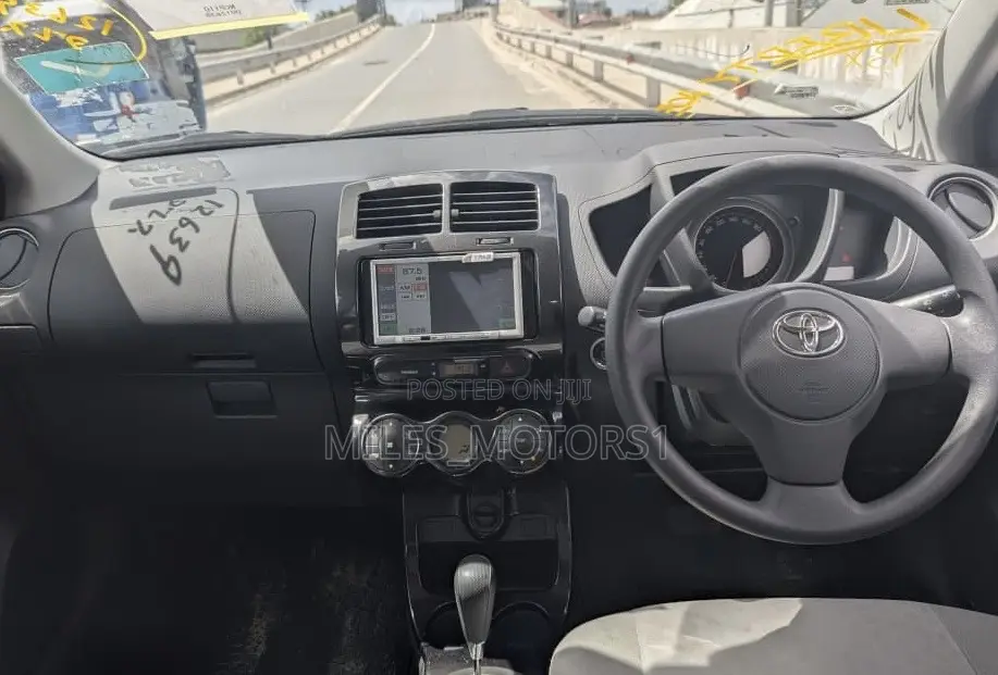 Toyota IST 2008 White