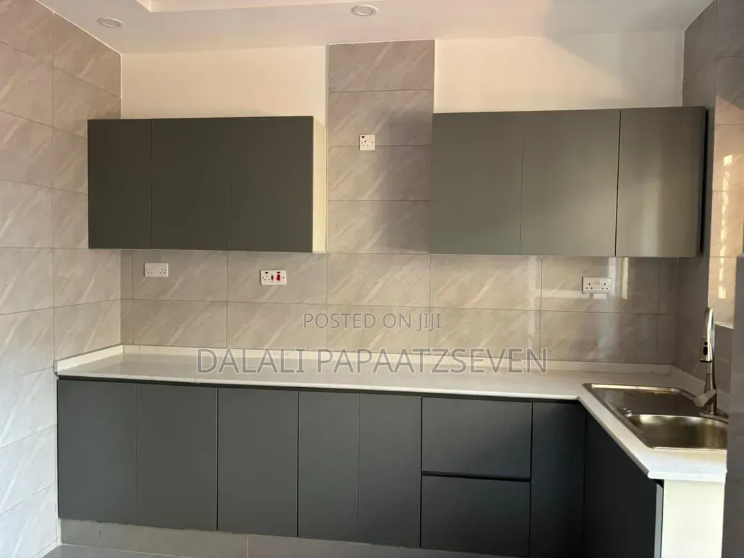 3bdrm Apartment in Dalalipapaa, Kariakoo for sale