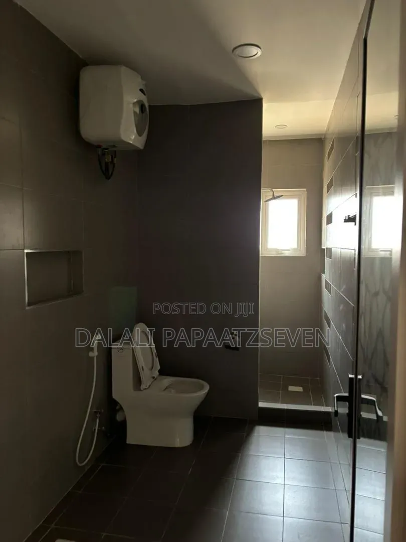 3bdrm Apartment in Dalalipapaa, Kariakoo for sale
