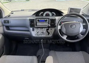 Toyota Raum 1.5 FWD 2004 Silver