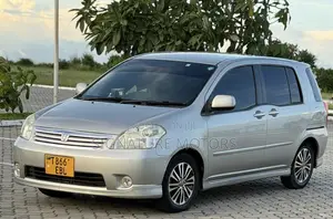 Toyota Raum 1.5 FWD 2004 Silver