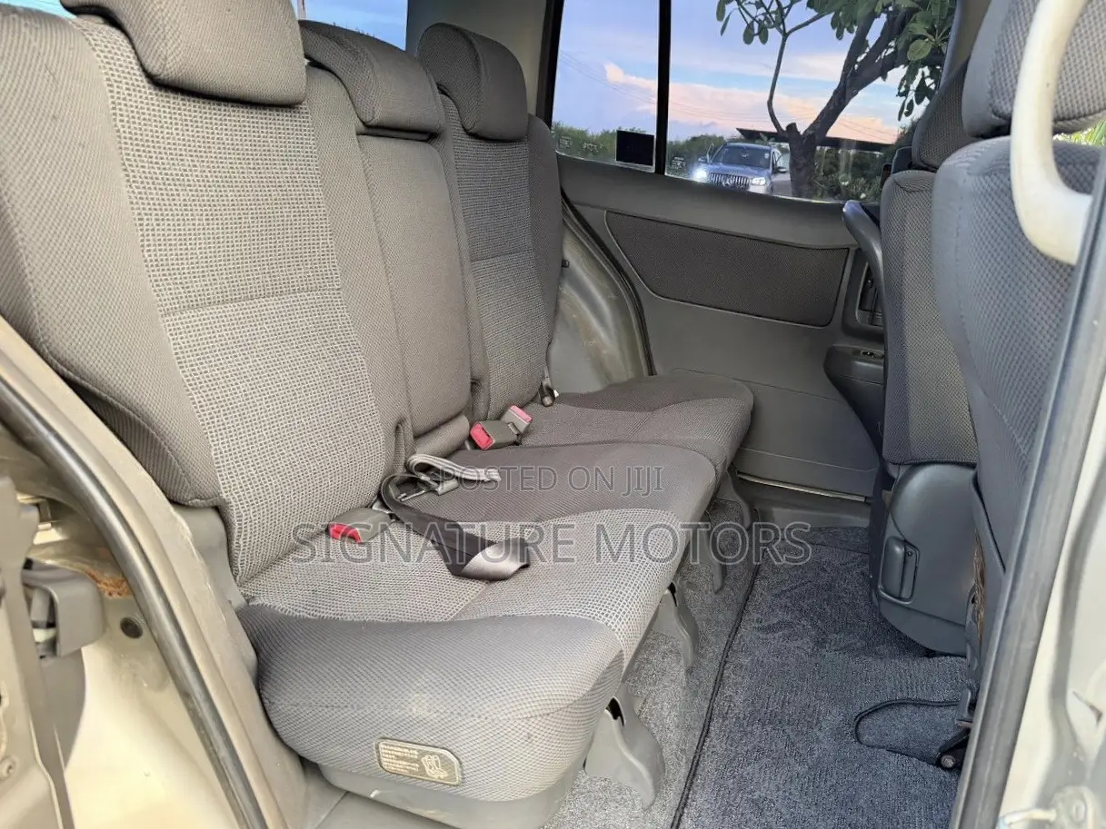 Toyota Raum 1.5 FWD 2004 Silver