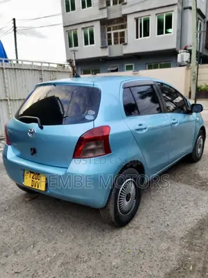 Toyota Vitz 2005 Blue