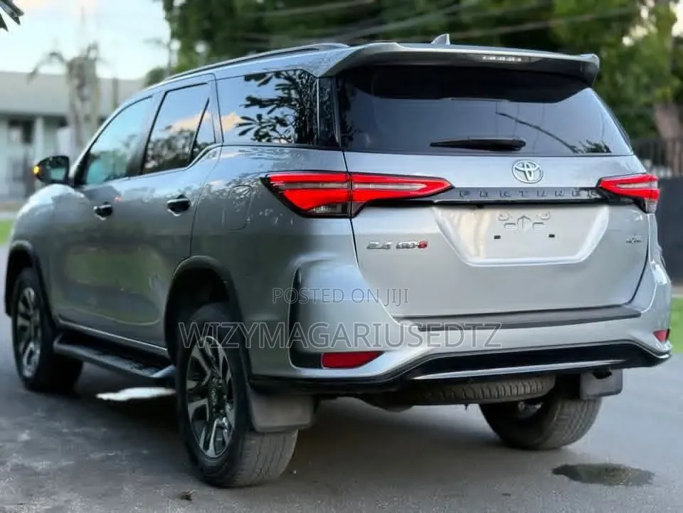 Toyota Fortuner 2023 Gray