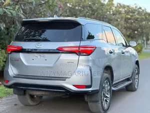 Toyota Fortuner 2023 Gray