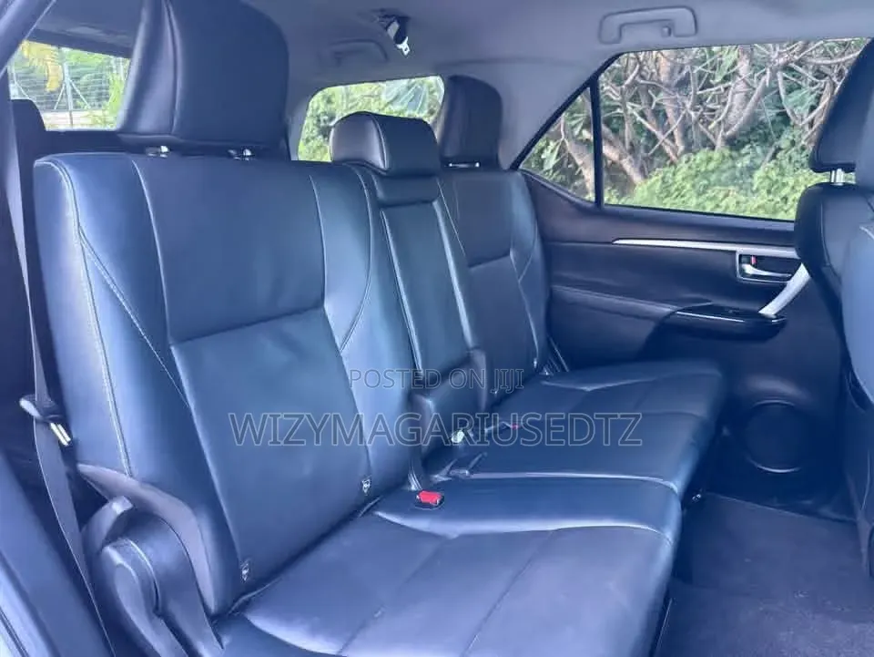 Toyota Fortuner 2023 Gray