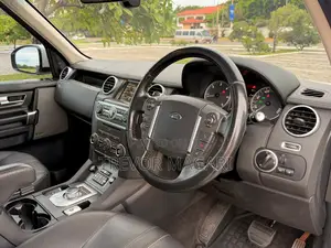 Land Rover Discovery 2014 White