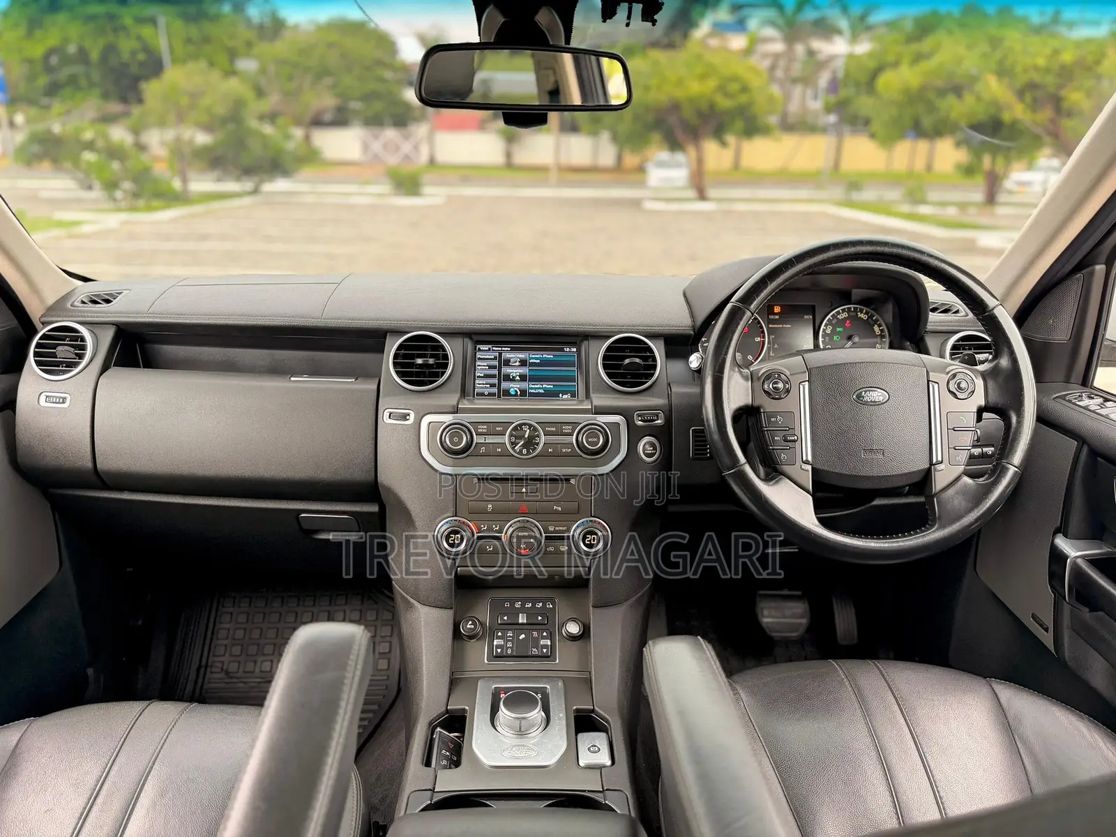 Land Rover Discovery 2014 White