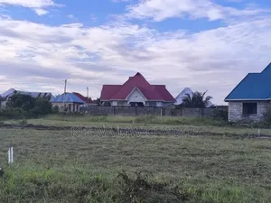 Kiwanja Kinauzwa Dege Magorofani