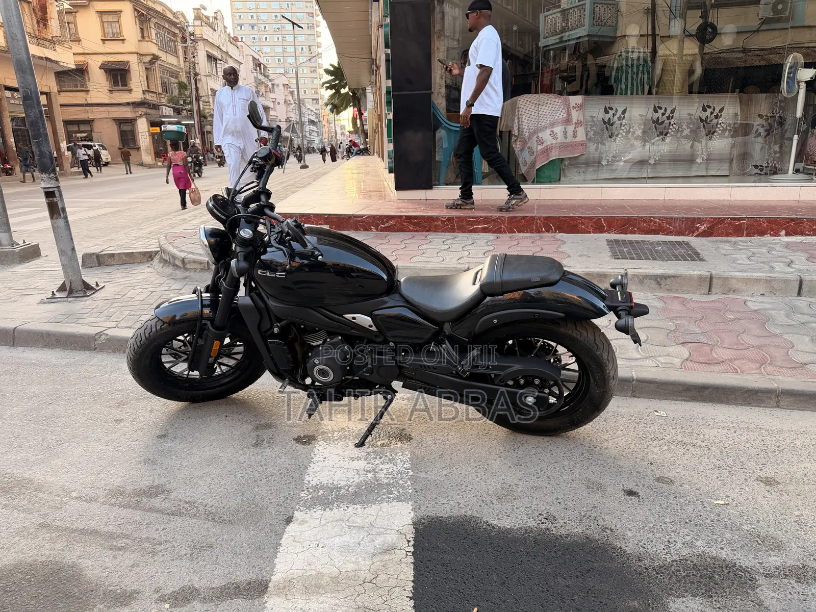 New CFMoto 400NK 2025 Black
