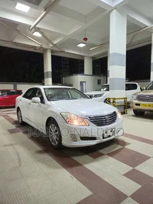 Toyota Crown 2009 White