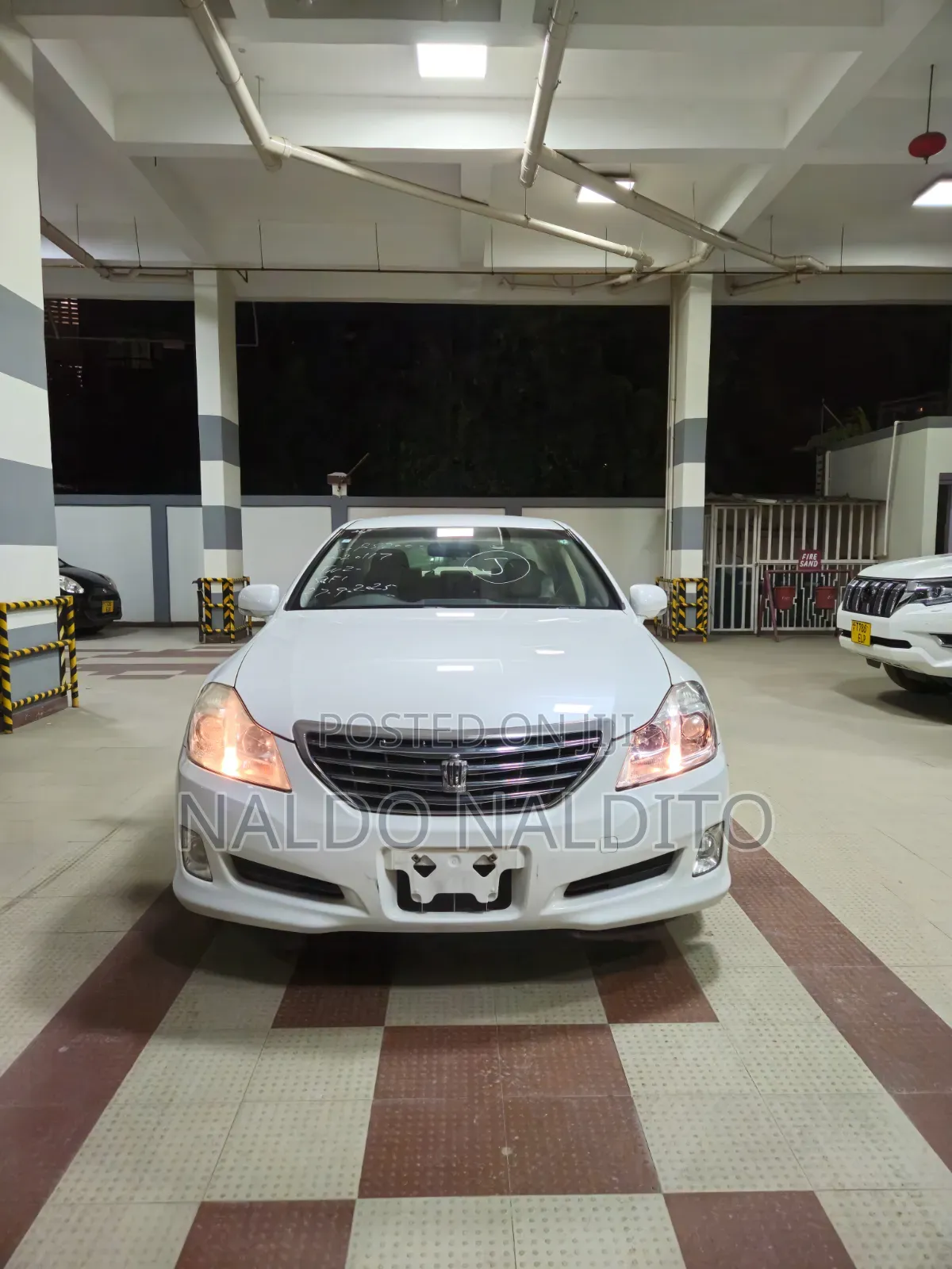 Toyota Crown 2009 White