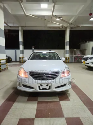 Toyota Crown 2009 White