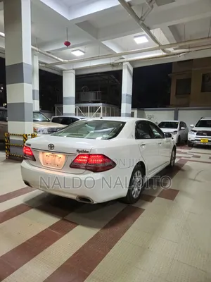 Toyota Crown 2009 White