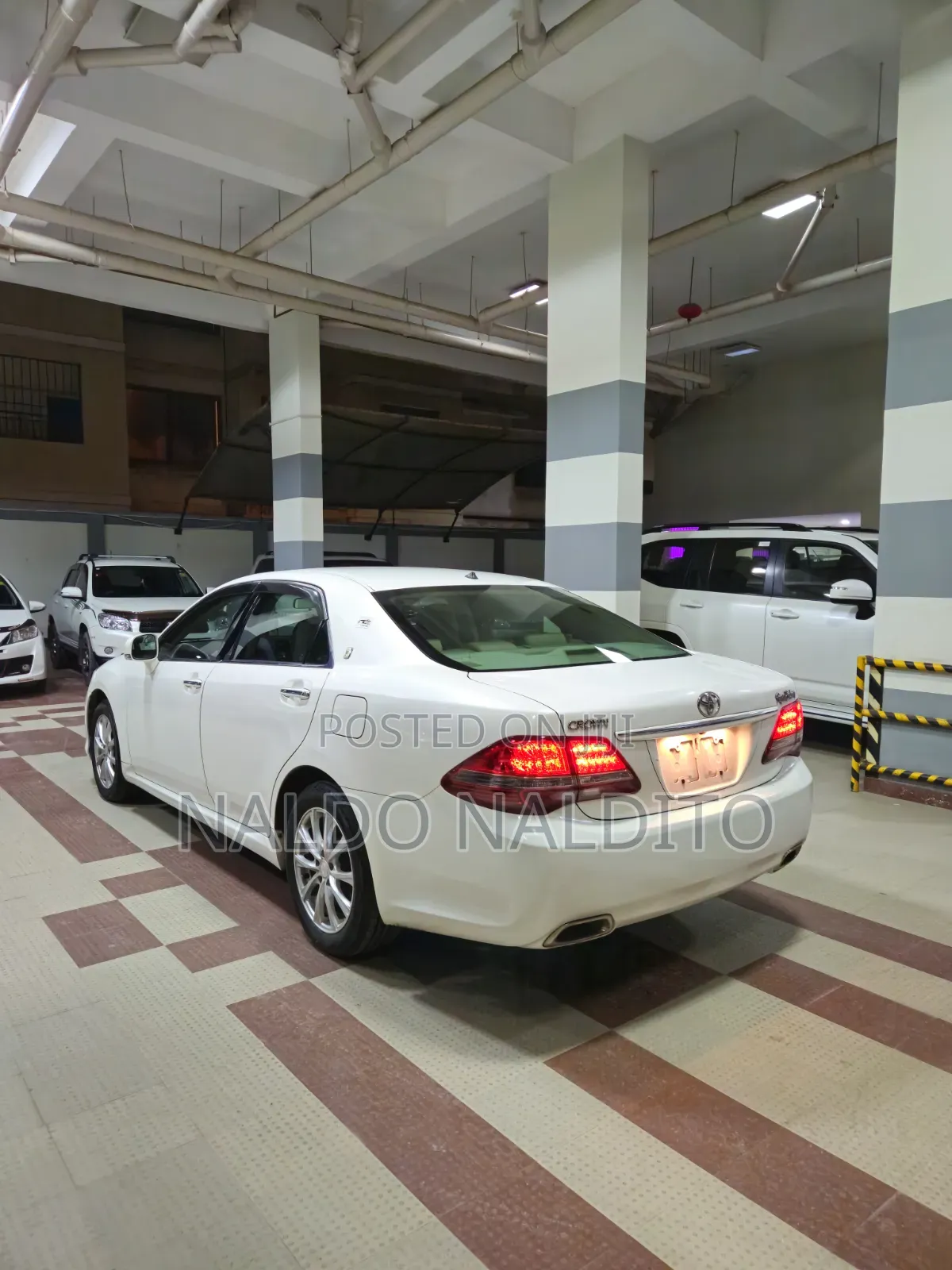 Toyota Crown 2009 White