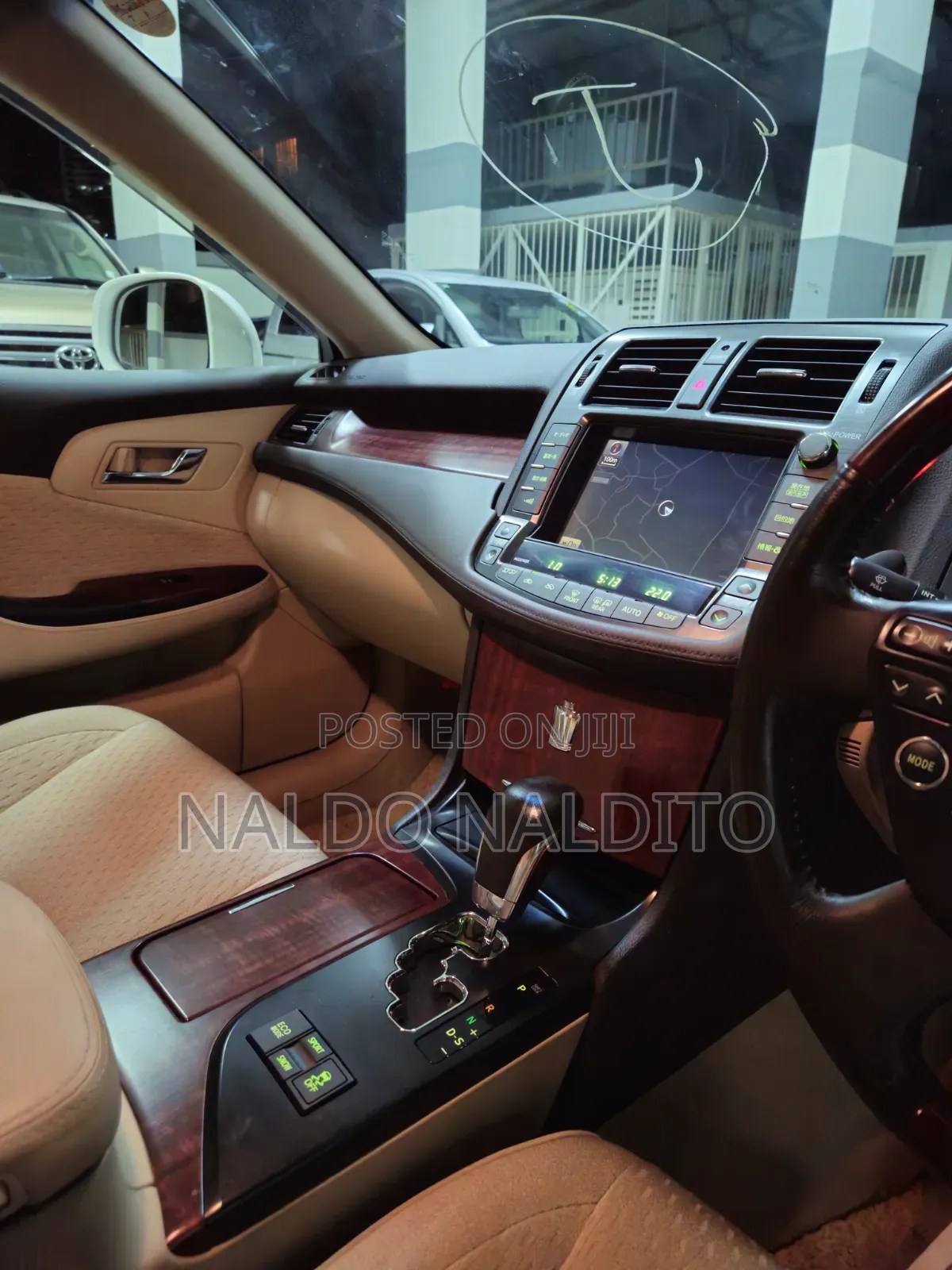 Toyota Crown 2009 White