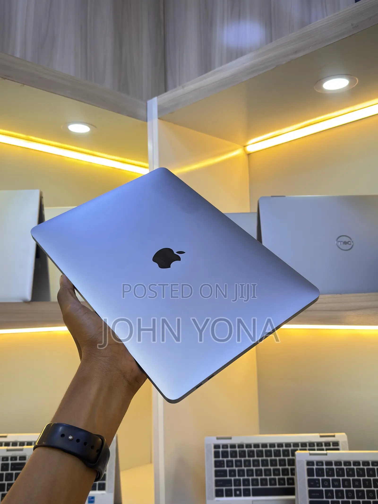 New Laptop Apple MacBook Pro 2020 16GB Intel Core i5 SSD 512GB