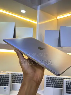 New Laptop Apple MacBook Pro 2020 16GB Intel Core i5 SSD 512GB