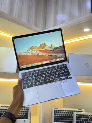 New Laptop Apple MacBook Pro 2020 16GB Intel Core i5 SSD 512GB